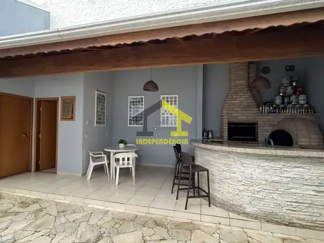 Casa com 250m² 3 quartos e 3 banheiros, à venda, no bairro Recanto do Parque em Itatiba