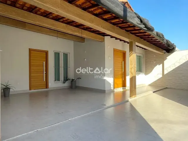 Casa com 360m² 5 quartos e 3 banheiros, à venda, no bairro Santa Mônica em Belo Horizonte