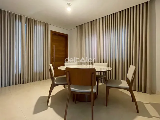 Casa com 360m² 5 quartos e 3 banheiros, à venda, no bairro Santa Mônica em Belo Horizonte