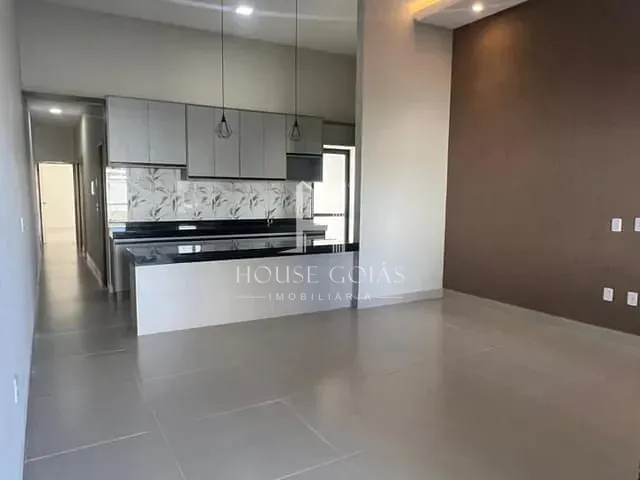 Casa com 210m² 3 quartos e 1 banheiro, à venda, no bairro Vila São Sebastião em Senador Canedo