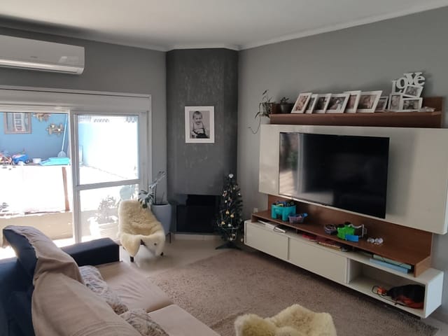 Casa com 156m² 1 quarto e 1 banheiro, à venda, no bairro Laranjal em Pelotas