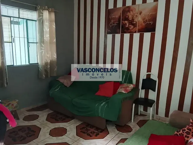 Casa 2 quartos e 2 banheiros, à venda, no bairro Jardim Castanheira em São José dos Campos
