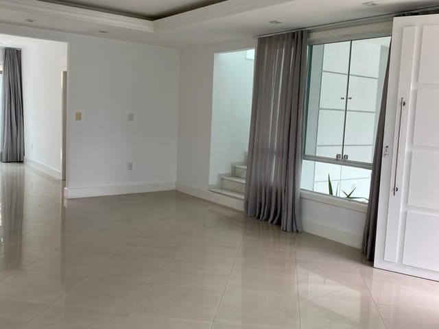 Casa com 480m² 4 quartos e 6 banheiros, à venda, no bairro Parque Santo Amaro em Campos dos Goytacazes