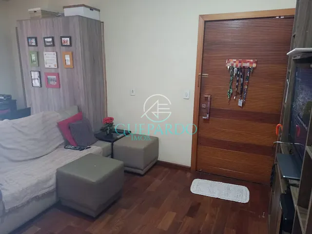 Casa com 300m² 3 quartos e 2 banheiros, à venda, no bairro São Pedro em Londrina