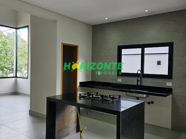 Casa com 300m² 3 quartos e 3 banheiros, à venda, no bairro Bairro do Grama em Caçapava