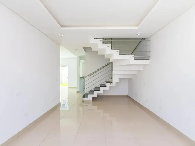 Casa 3 quartos e 5 banheiros, à venda, no bairro Cidade Industrial em Curitiba