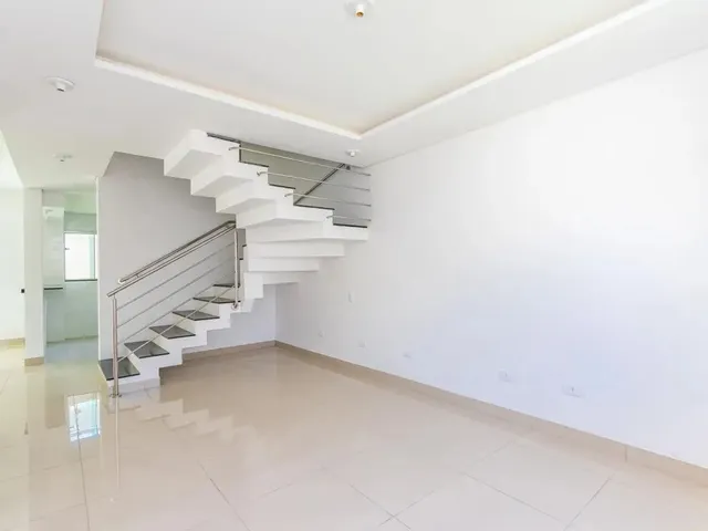 Casa 3 quartos e 5 banheiros, à venda, no bairro Cidade Industrial em Curitiba