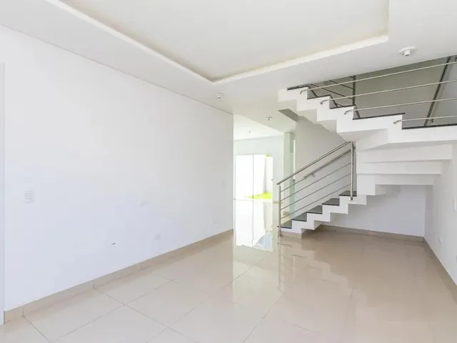 Casa 3 quartos e 5 banheiros, à venda, no bairro Cidade Industrial em Curitiba