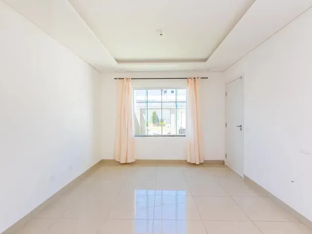 Casa 3 quartos e 5 banheiros, à venda, no bairro Cidade Industrial em Curitiba