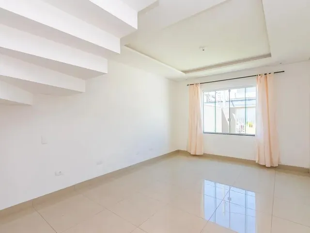 Casa 3 quartos e 5 banheiros, à venda, no bairro Cidade Industrial em Curitiba