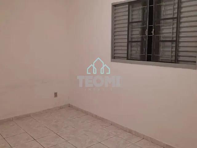 Casa 2 quartos e 1 banheiro, à venda, no bairro Vila São José em Taubaté