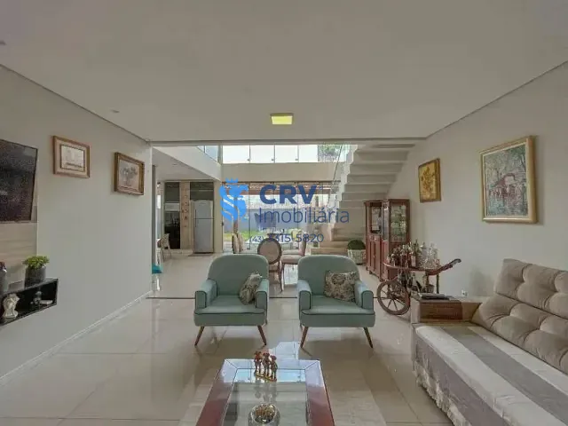 Casa com 250m² 3 quartos e 3 banheiros, à venda, no bairro Universitário em Londrina