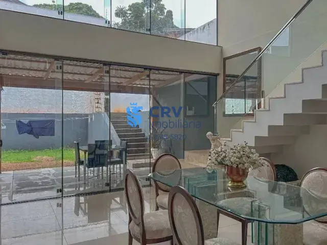 Casa com 250m² 3 quartos e 3 banheiros, à venda, no bairro Universitário em Londrina