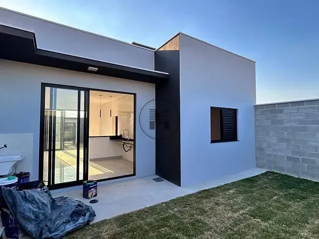 Casa 2 quartos e 1 banheiro, à venda, no bairro Residencial Jardim das Figueiras em Guaratinguetá