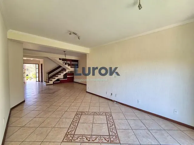 Casa com 378m² 4 quartos e 3 banheiros, à venda, no bairro Chácaras Silvania em Valinhos