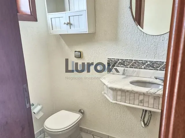 Casa com 378m² 4 quartos e 3 banheiros, à venda, no bairro Chácaras Silvania em Valinhos
