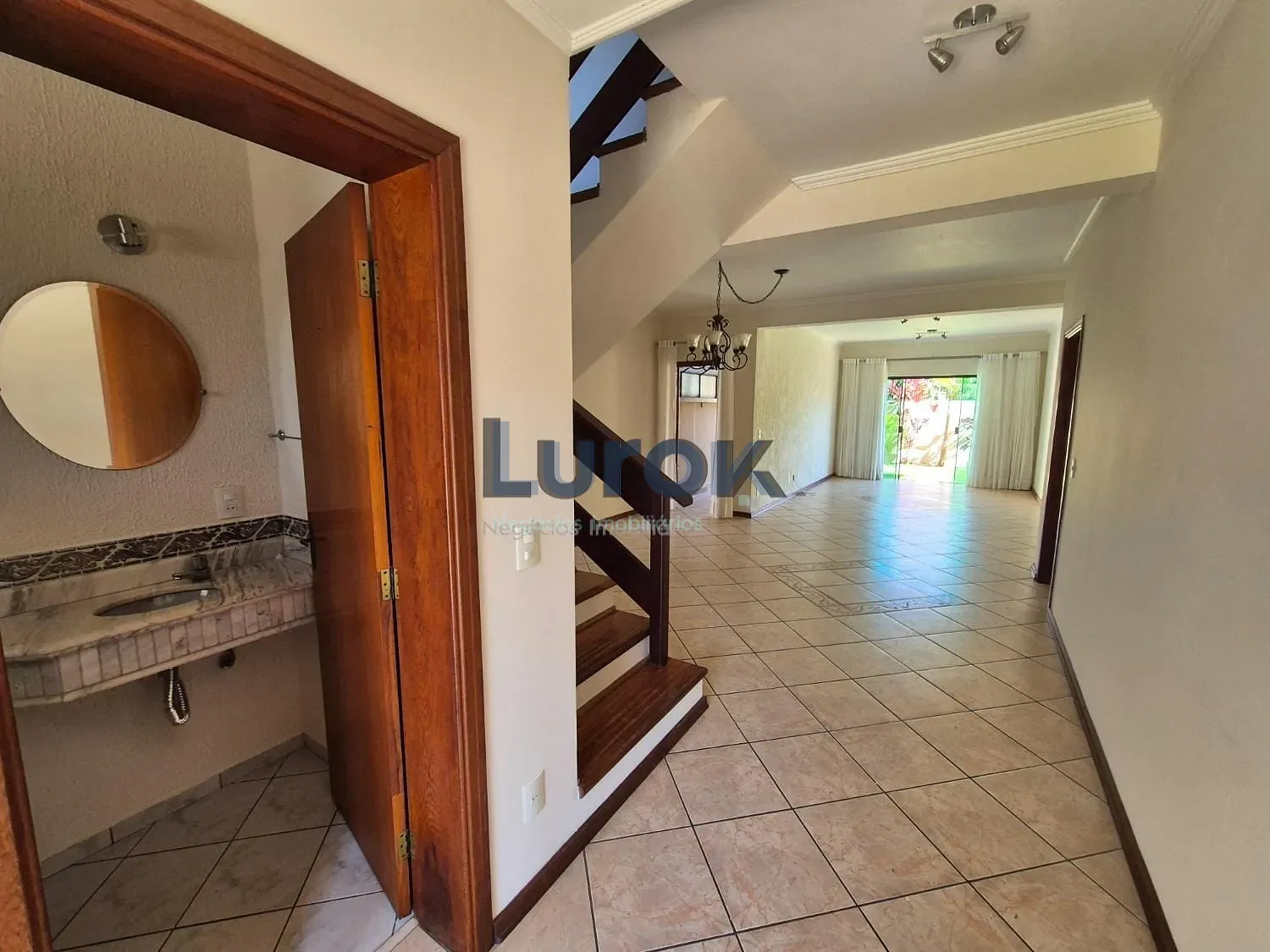 Casa, 4 quartos, 222 m² - Foto 2