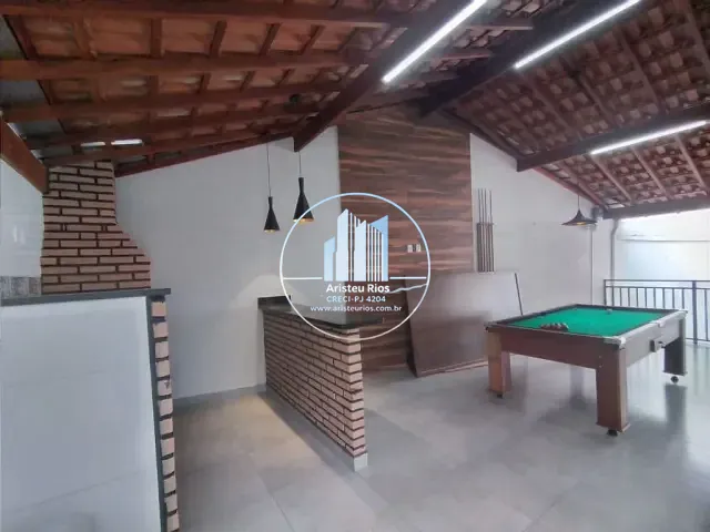 Casa com 375m² 3 quartos e 1 banheiro, para alugar, no bairro Santo Ivo em Pouso Alegre