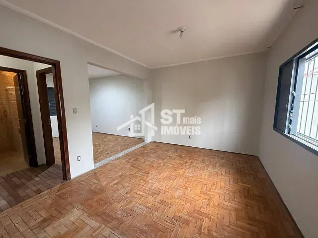 Casa com 245m² 3 quartos e 1 banheiro, para alugar, no bairro Centro em Andradas