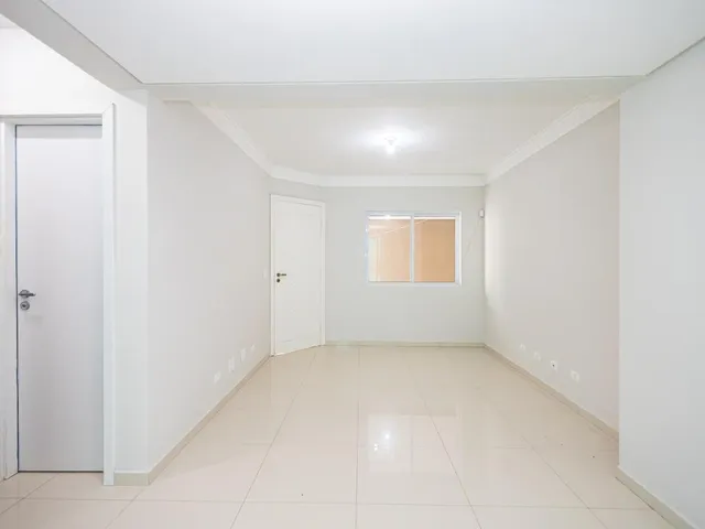 Casa 3 quartos e 4 banheiros, à venda, no bairro Santa Felicidade em Curitiba