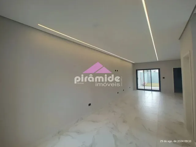 Casa com 212m² 4 quartos e 4 banheiros, à venda, no bairro Jardim Jacinto em Jacareí