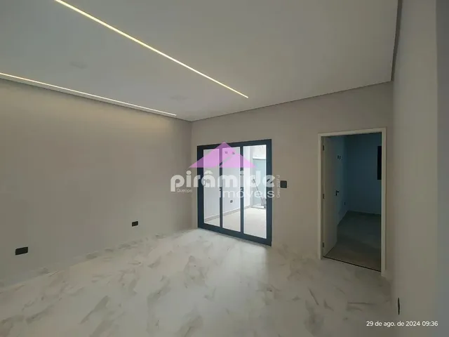 Casa com 212m² 4 quartos e 4 banheiros, à venda, no bairro Jardim Jacinto em Jacareí
