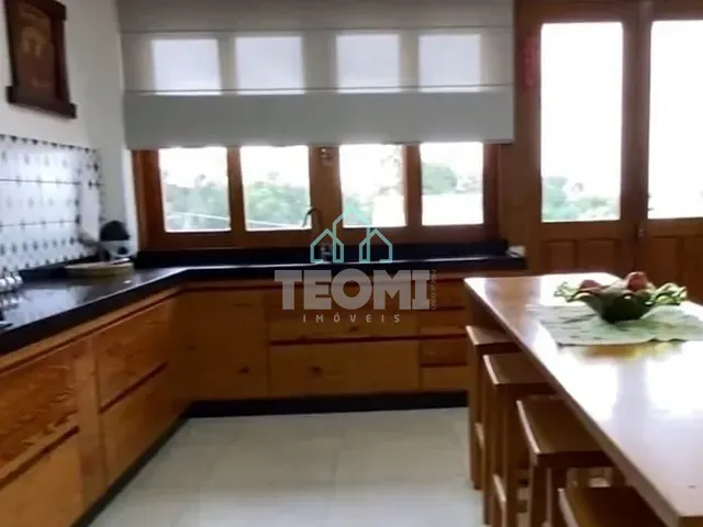 Casa 5 quartos e 4 banheiros, à venda, no bairro Jardim de Alah em Taubaté