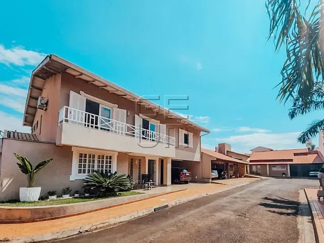 Casa com 326m² 3 quartos e 2 banheiros, à venda, no bairro Residencial Santa Clara em Londrina