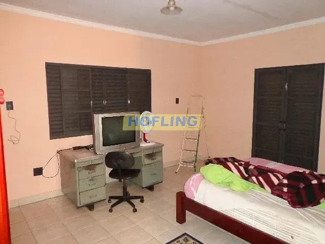 Casa com 1420m² 3 quartos e 2 banheiros, à venda, no bairro Jardim Cherveson em Rio Claro