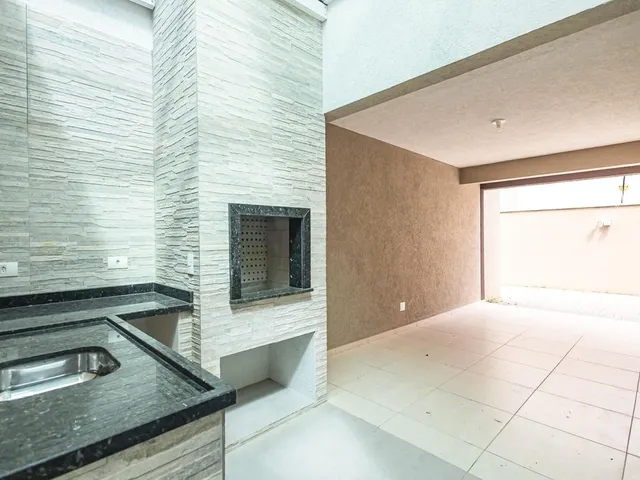 Casa 3 quartos e 4 banheiros, à venda, no bairro Santa Felicidade em Curitiba