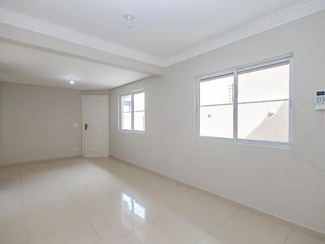 Casa 3 quartos e 4 banheiros, à venda, no bairro Santa Felicidade em Curitiba