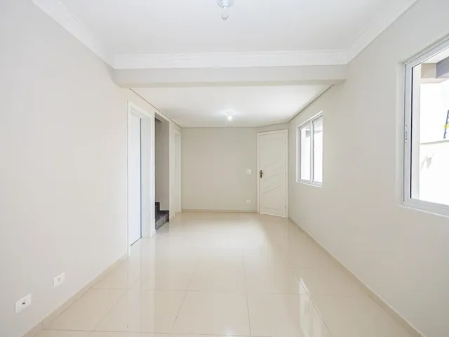 Casa 3 quartos e 4 banheiros, à venda, no bairro Santa Felicidade em Curitiba