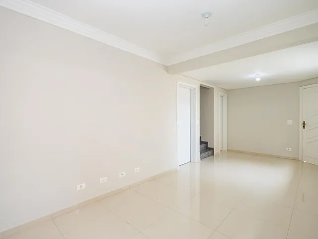 Casa 3 quartos e 4 banheiros, à venda, no bairro Santa Felicidade em Curitiba