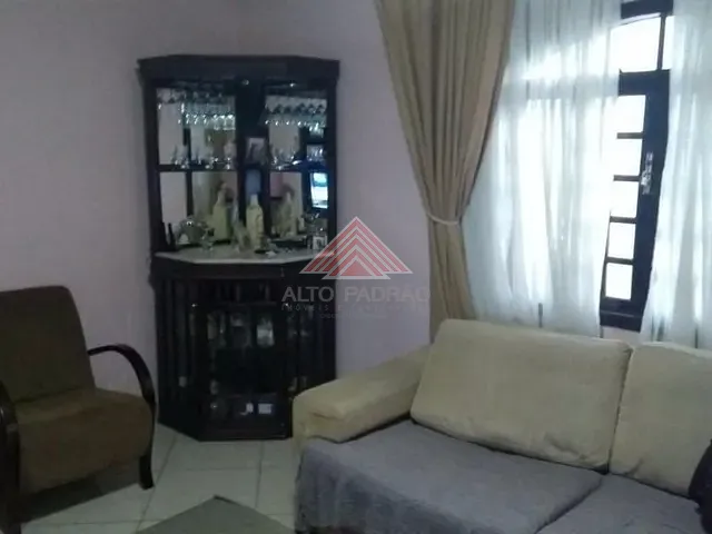 Casa com 620m² 3 quartos e 2 banheiros, à venda, no bairro Vila Bocaina em Mauá