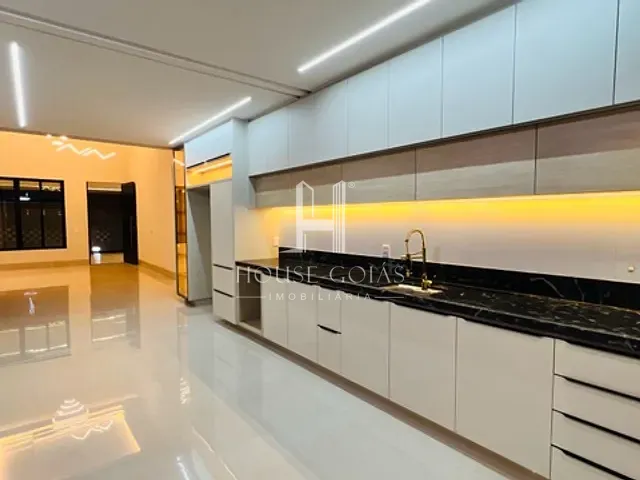 Casa com 374m² 3 quartos e 4 banheiros, à venda, no bairro Parque Amazônia em Goiânia