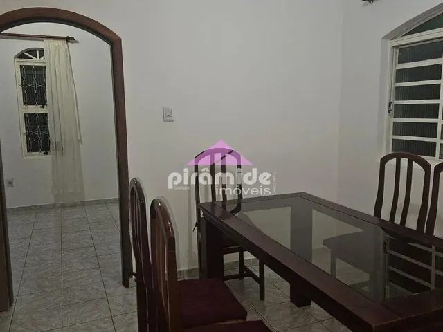 Casa com 250m² 4 quartos e 3 banheiros, para alugar, no bairro Bosque dos Eucaliptos em São José Dos Campos