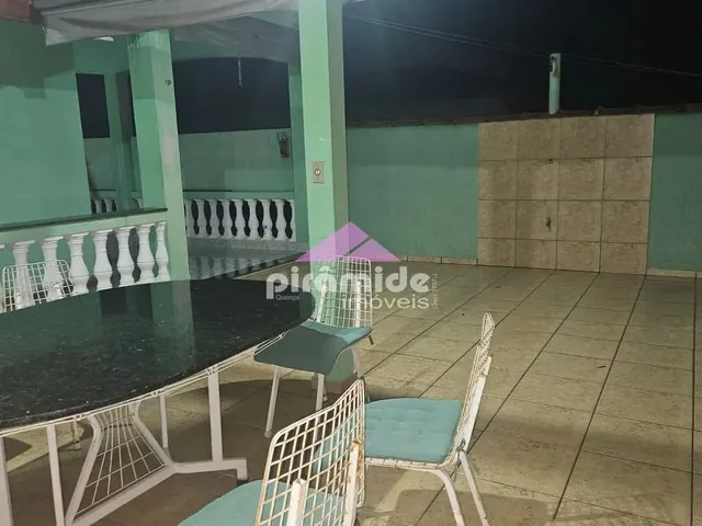 Casa com 250m² 4 quartos e 3 banheiros, para alugar, no bairro Bosque dos Eucaliptos em São José Dos Campos
