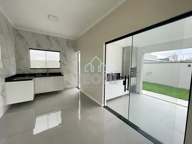 Casa com 257m² 3 quartos e 2 banheiros, à venda, no bairro Parque São Luís em Taubaté
