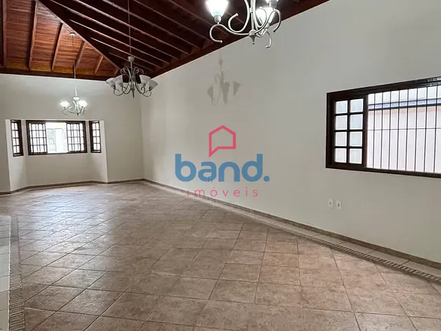 Casa 3 quartos e 3 banheiros, à venda, no bairro Parque Residencial Rafael Alcalá em Porto Feliz