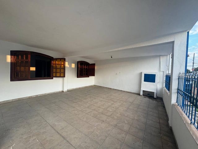 Casa com 188m² 4 quartos e 3 banheiros, à venda, no bairro Residencial Vale das Acácias em Pindamonhangaba