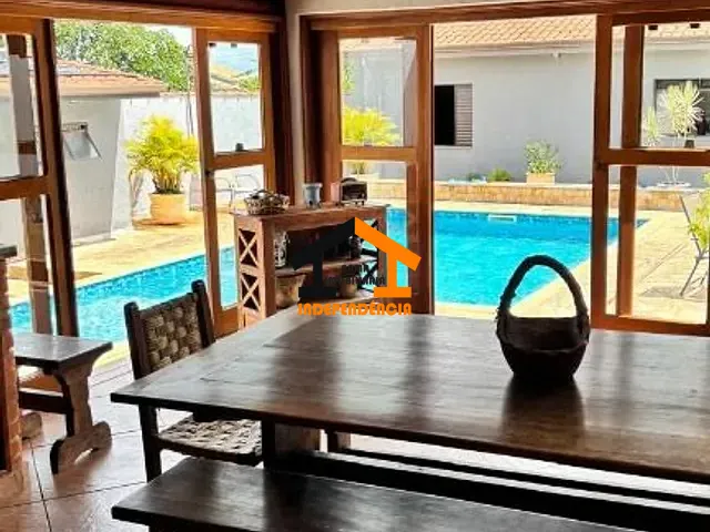 Casa com 530m² 3 quartos e 3 banheiros, à venda, no bairro Vila Cristo Redentor em Itatiba
