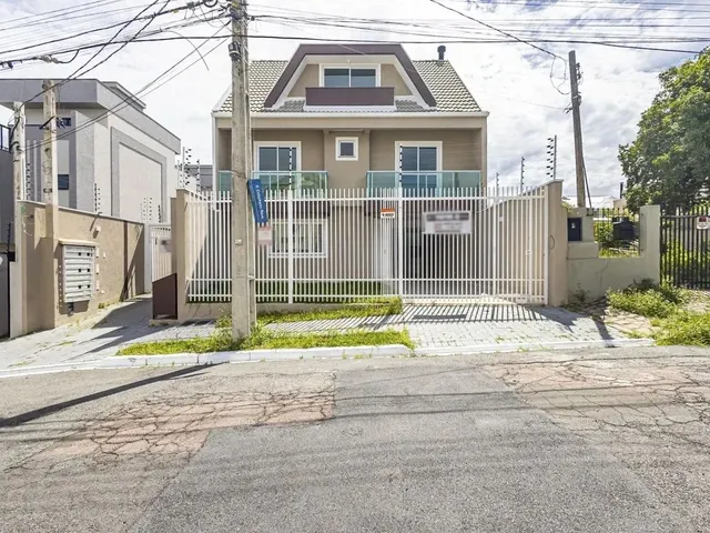 Casa 3 quartos e 4 banheiros, à venda, no bairro Santa Felicidade em Curitiba