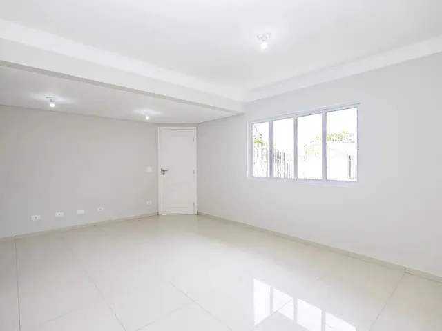 Casa 3 quartos e 4 banheiros, à venda, no bairro Santa Felicidade em Curitiba