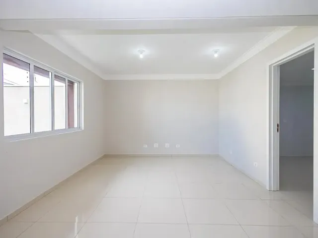 Casa 3 quartos e 4 banheiros, à venda, no bairro Santa Felicidade em Curitiba