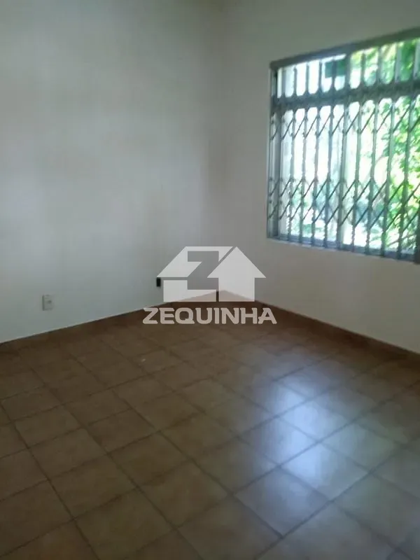 Casa, 4 quartos, 180 m² - Foto 2