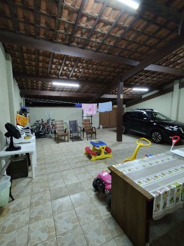 Casa com 250m² 3 quartos e 1 banheiro, à venda, no bairro Conjunto Habitacional Terra dos Ipês I (Sul) em Pindamonhangaba