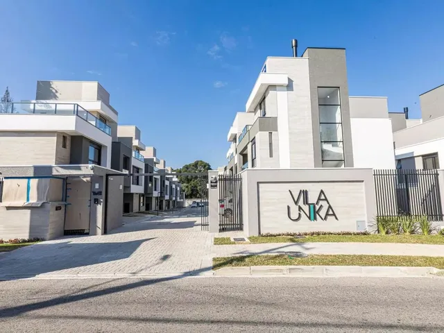 Casa 3 quartos e 5 banheiros, à venda, no bairro Santa Felicidade em Curitiba