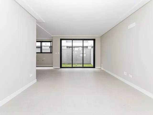 Casa 3 quartos e 5 banheiros, à venda, no bairro Santa Felicidade em Curitiba