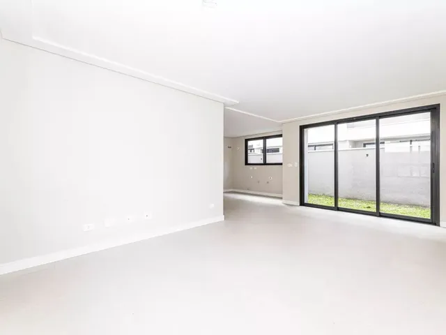 Casa 3 quartos e 5 banheiros, à venda, no bairro Santa Felicidade em Curitiba