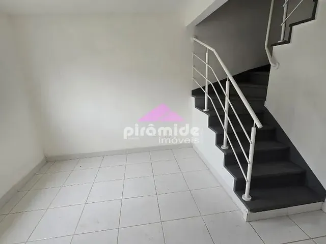 Casa com 80m² 3 quartos e 1 banheiro, à venda, no bairro Eugênio de Mello em São José Dos Campos